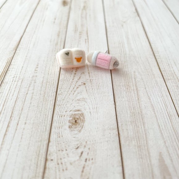 🖤 Book & Pencil Fuzzy Stud Earrings - Picture 1 of 6